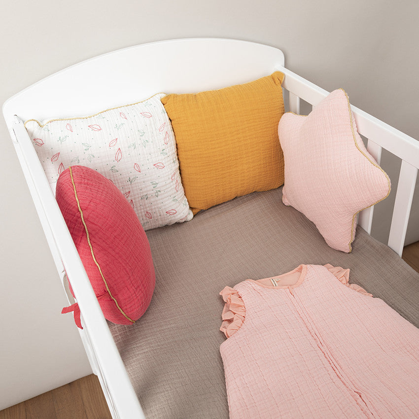 Decorative star cushion or modular bumper for cot or playpen with ties - Maternity