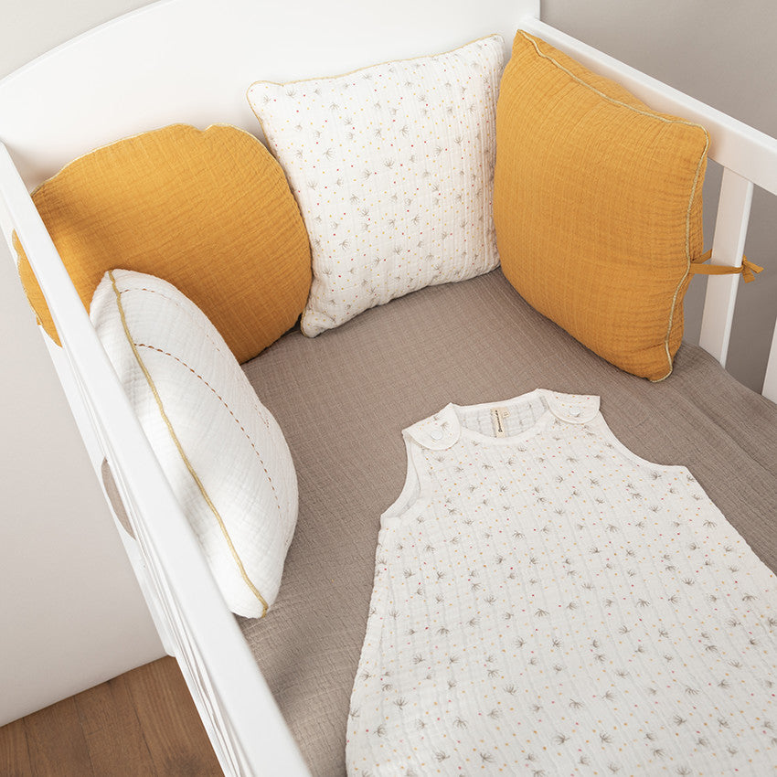 Decorative cushion in modular tetra that can be used as a cot bumper or playpen bumper - Prémaman